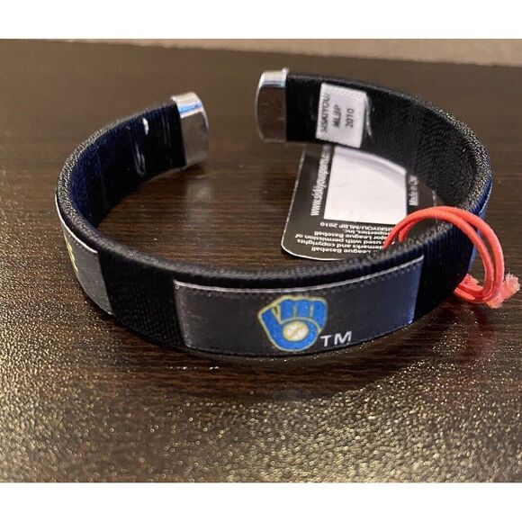 Milwaukee Brewers MLB Fan‎ Bracelet Team Name and Logo New Licensed - Picture 1 of 3
